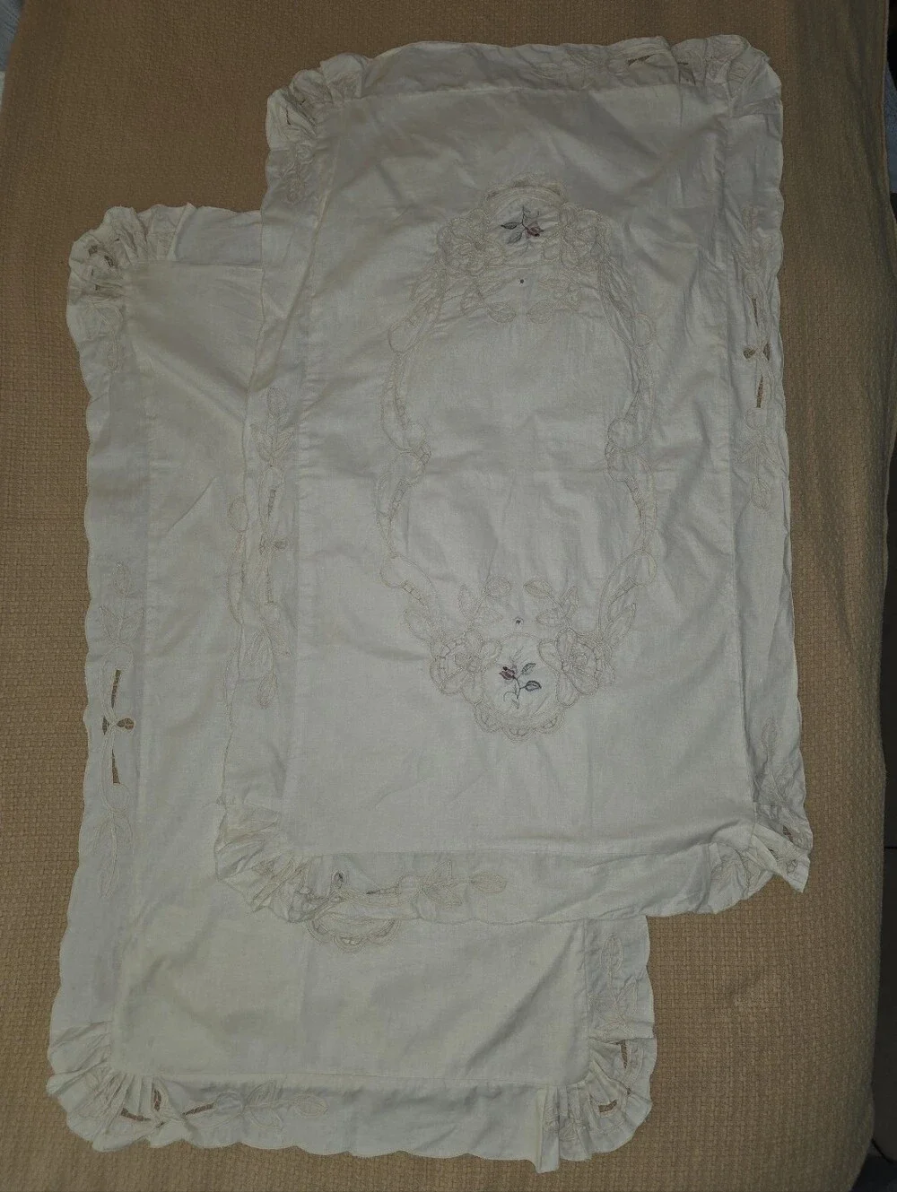 Vintage 1970s 1960s King Size Embroidered Ruffle Fancy Pillowcases Set of 2